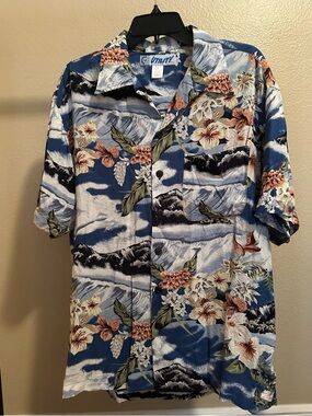 Utility Men’s Hawaiian button down shirt Size M floral short sleeve
